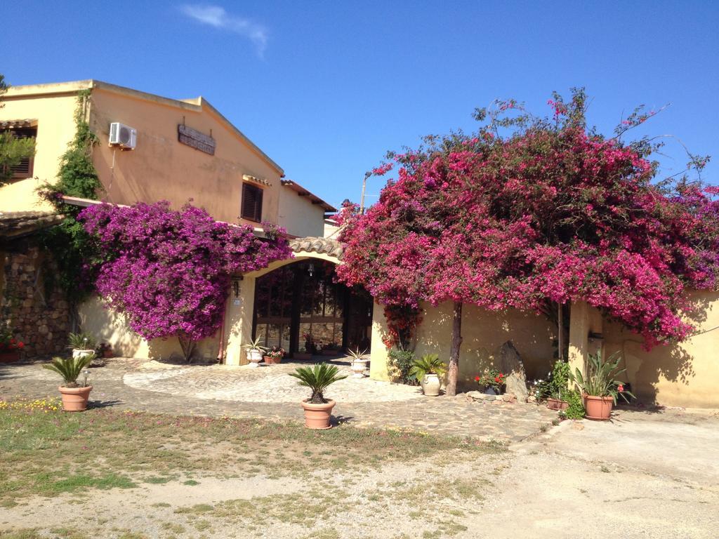Il Ruscello Villa SantʼAnna Arresi Exteriör bild